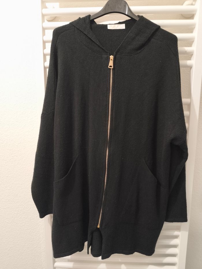 Gilet à Capuche Neuf Taille L Hyper Léger Aucune Tâche Aucun Défaut Deux Poche (Matière Tissus Fin) - photo numéro 2