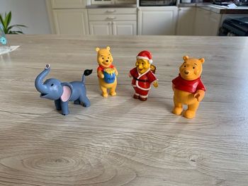 Winnie l'ourson Figurines Disney 4 personnages  et  l'éléphant