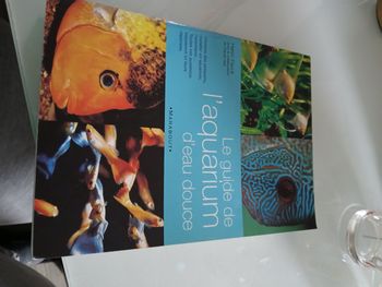 LIVRE LE GUIDE DE L AQUARIUM D EAU DOUCE MARABOUT
