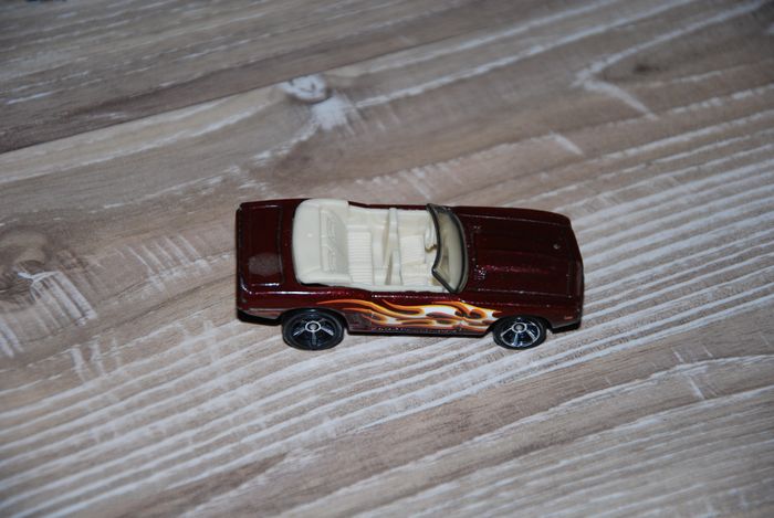Voiture miniature Camaro Cabriolet 69 Voiture miniature (2006) bordeaux - photo numéro 3
