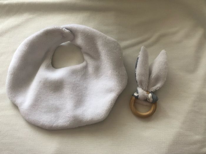 bavoir et anneau de dentition - photo numéro 2