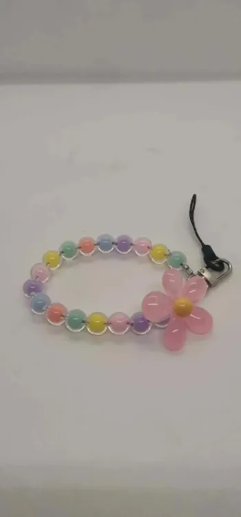 Porte clés - attache téléphone perles et grosses fleurs