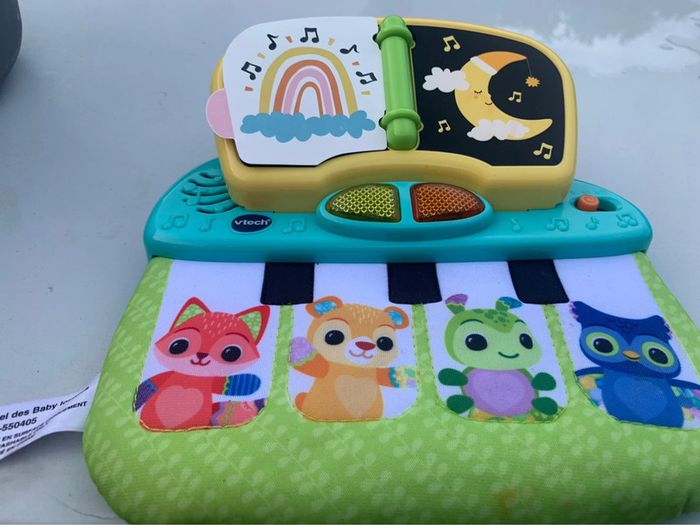 Piano sensoriel des Baby loulous vtech