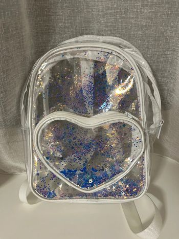 Le sac à dos de Claire