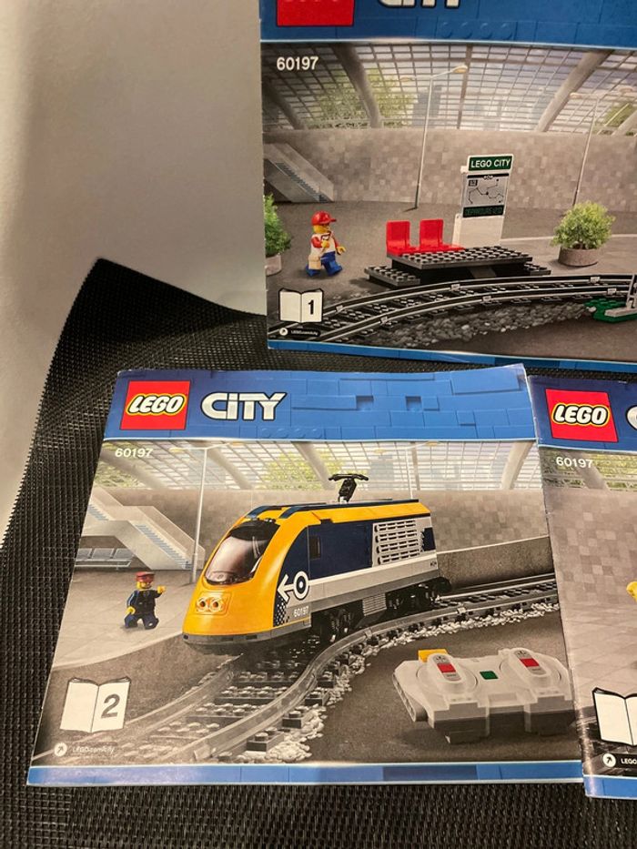 Lego city 60197 lot 3 notices uniquement (1-2-4) train voyageurs - photo numéro 3