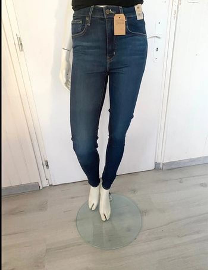 Jean Levi’s Mile High Super Skinny – Taille 27/32 – Bleu moyen – Neuf avec étiquette - photo numéro 16