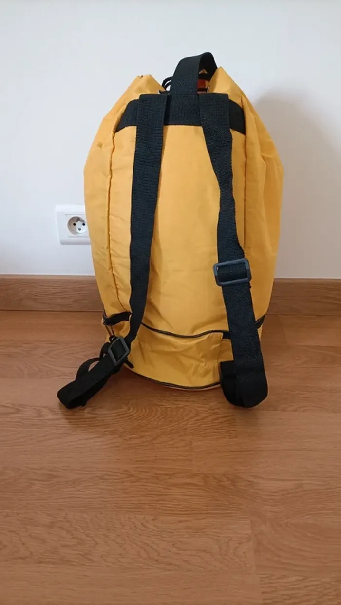 Sac à dos jaune - photo numéro 2