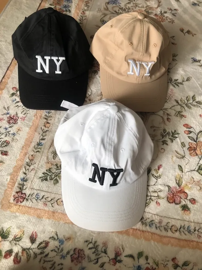Lot de 3 casquettes neuve mixte NY