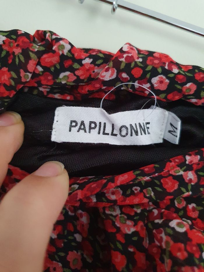 Jupe longue asymétrique rouge à fleurs Papillonne M - photo numéro 9