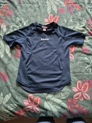 T-shirt foot