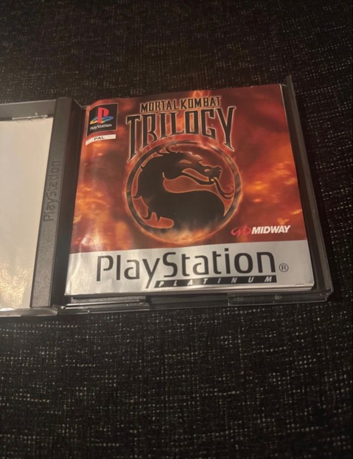 Mortal kombat trilogy ps1 - photo numéro 2
