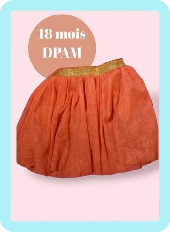 Jupe taille 18 mois en très bon état marque DPAM