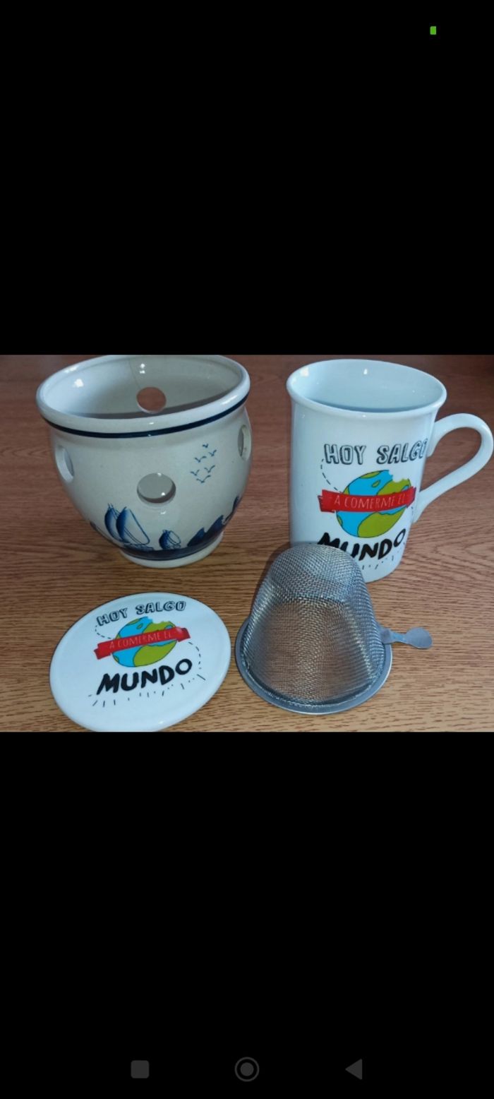 Sucrier et ses tasses en porcelaine - photo numéro 2