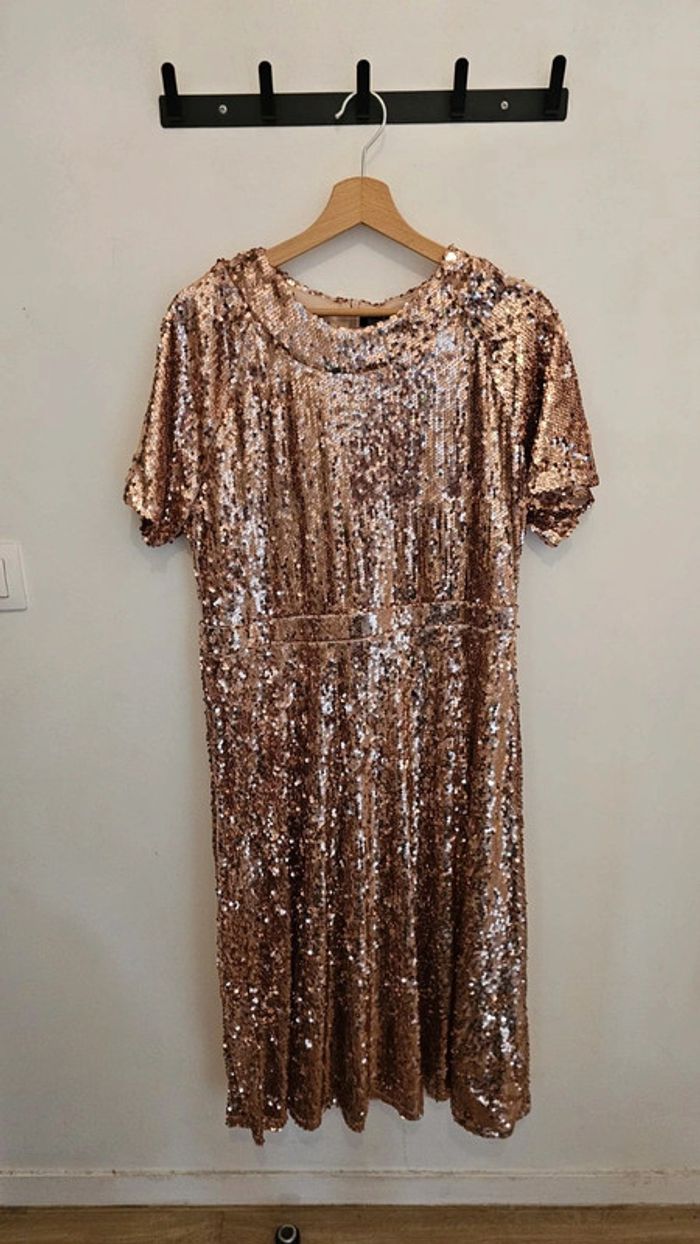 Robe paillettes - photo numéro 2