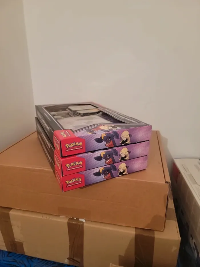 3 x coffrets Pokemon Collection Premium Carchacrock de Cynthia - photo numéro 3