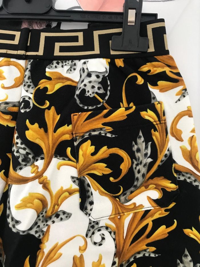 Bermuda large Versace 12 ans neuf - photo numéro 10