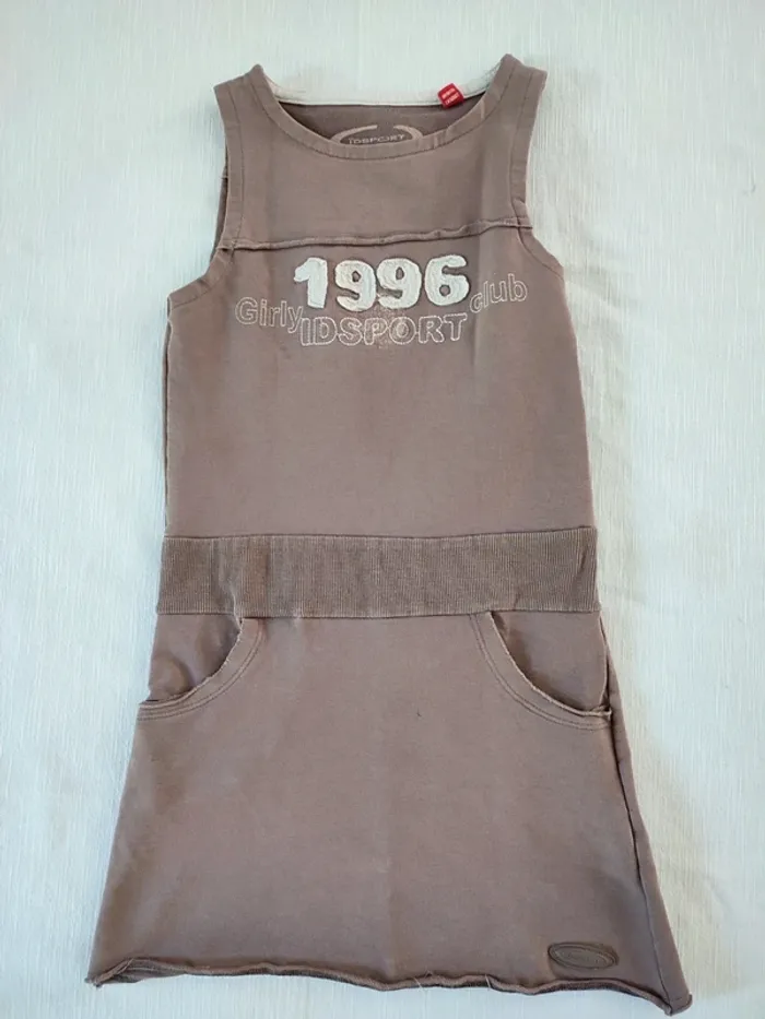 Robe 7/8 ans sans manche mi saison