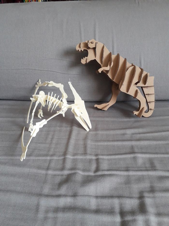 2 dinosaures à construire