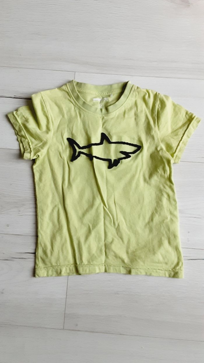 Vêtement garçon tee-shirt manches courtes Vert motif requin 5 ans Orchestra