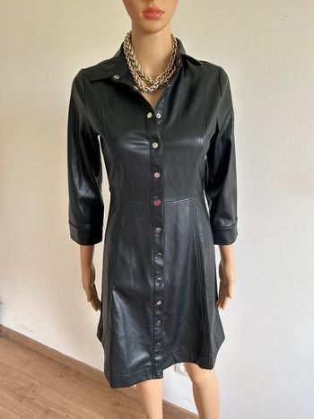 Robe noire en simili cuir Mango taille XS jamais portée