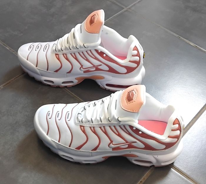 nike air max plus TN Blanche et rose neuve taille 39 - photo numéro 7