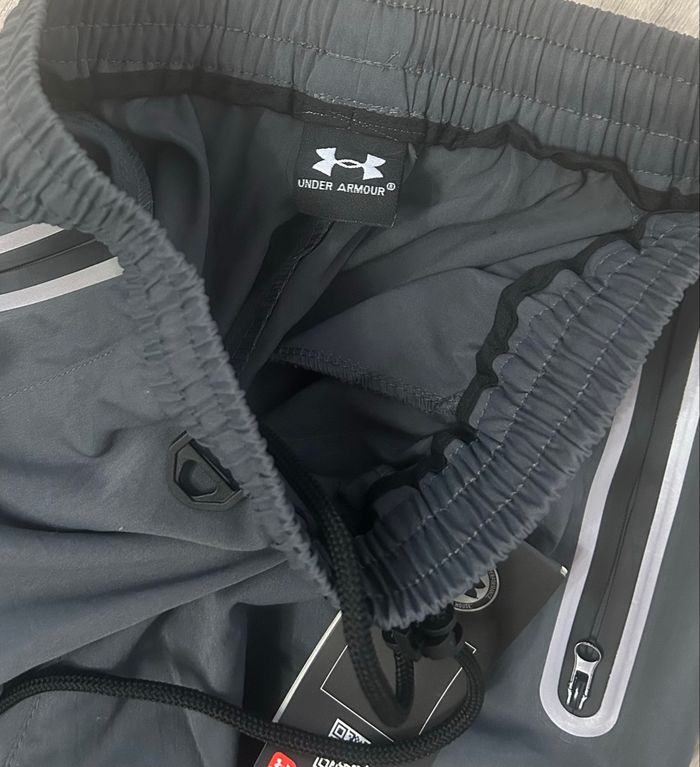 Pantalon under armour taille M gris - photo numéro 2