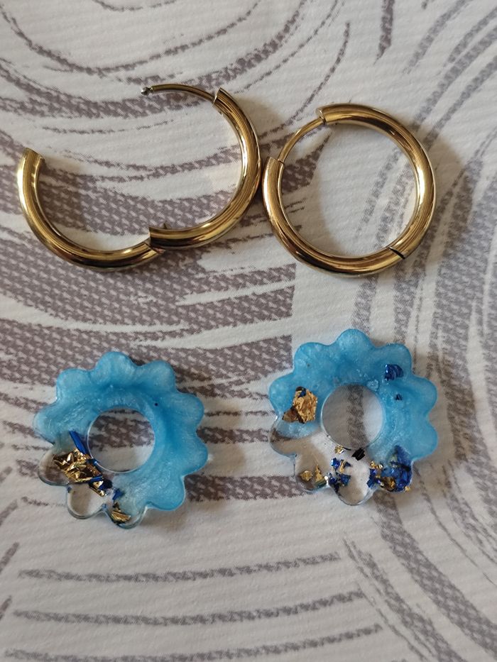 Boucles d'oreilles créoles avec pampilles - photo numéro 4