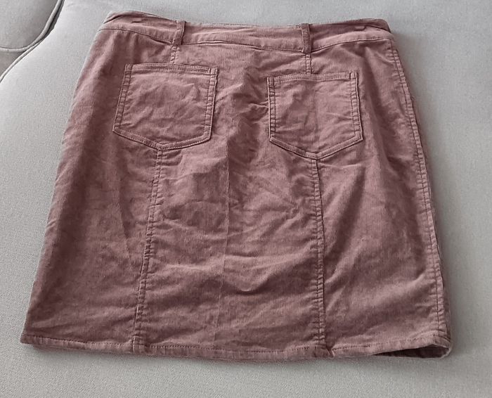 Jupe courte Ici et Maintenant taille 38 en très bon état - photo numéro 2