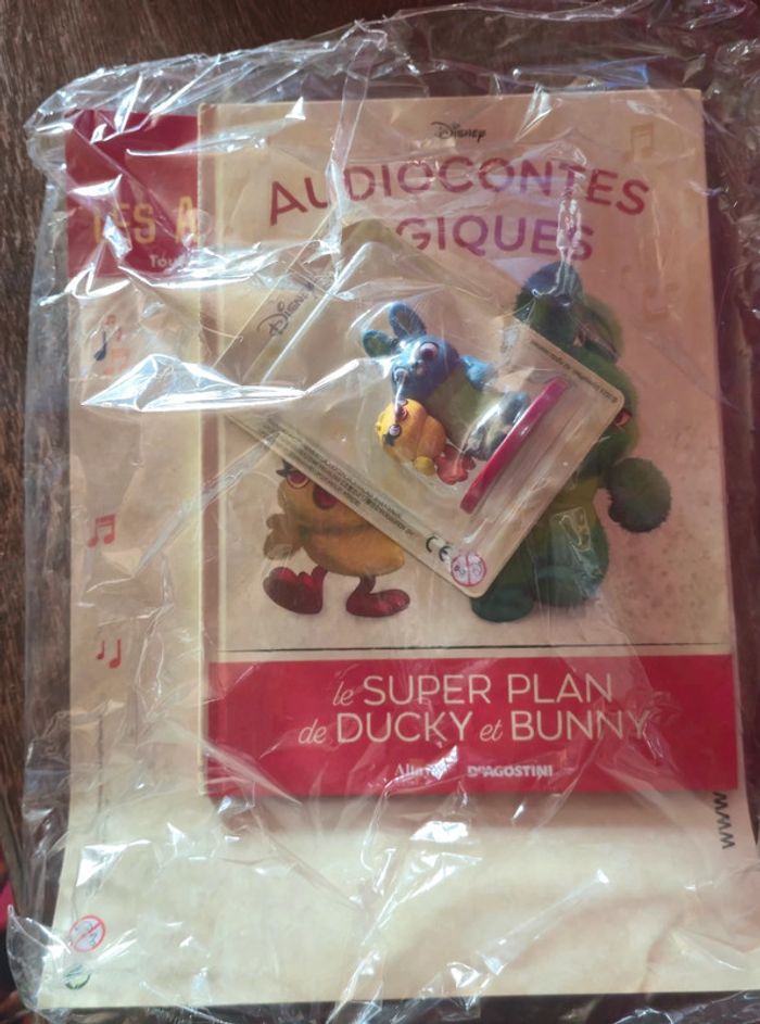 Num131neuf Livre et figurine collection audiocontes Magiques Altaya édition disney