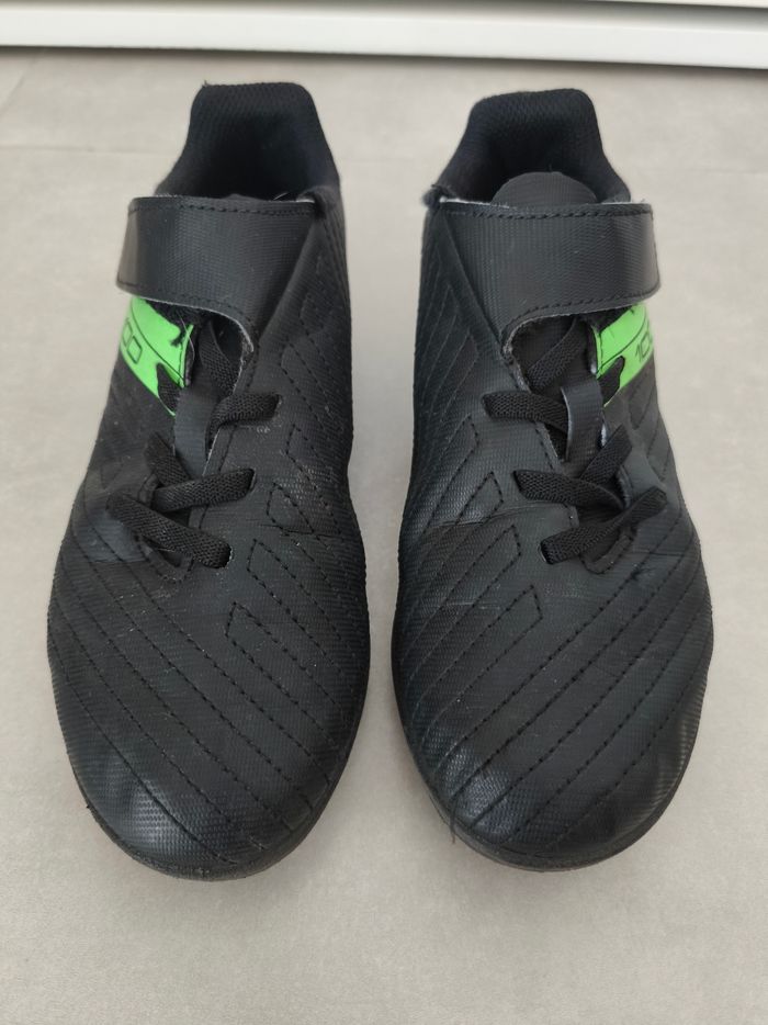 Chaussures de foot taille 33 - photo numéro 3