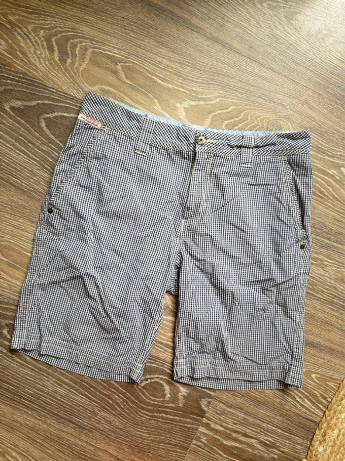 Bermuda Pepe jeans à carreaux - taille US32 équivalent à un 42/XL - en très bon état