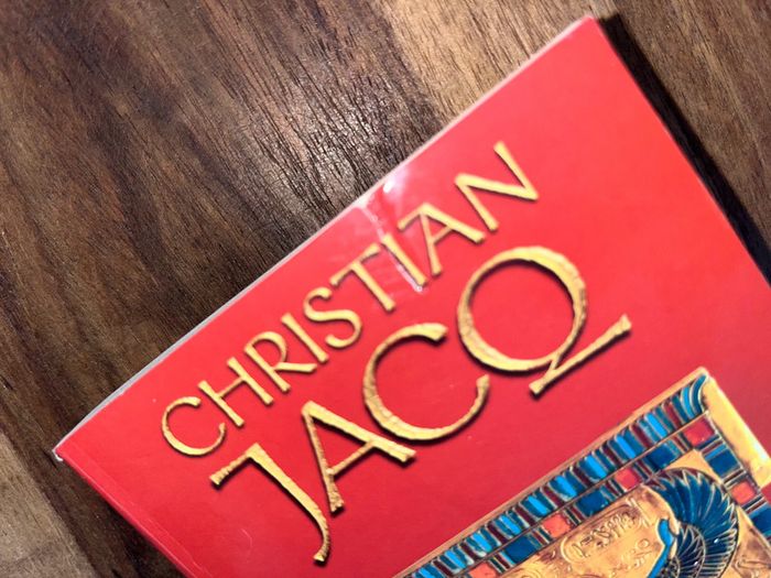 Christian Jacq : La Reine Soleil : l'aimée de Toutankhamon - photo numéro 4