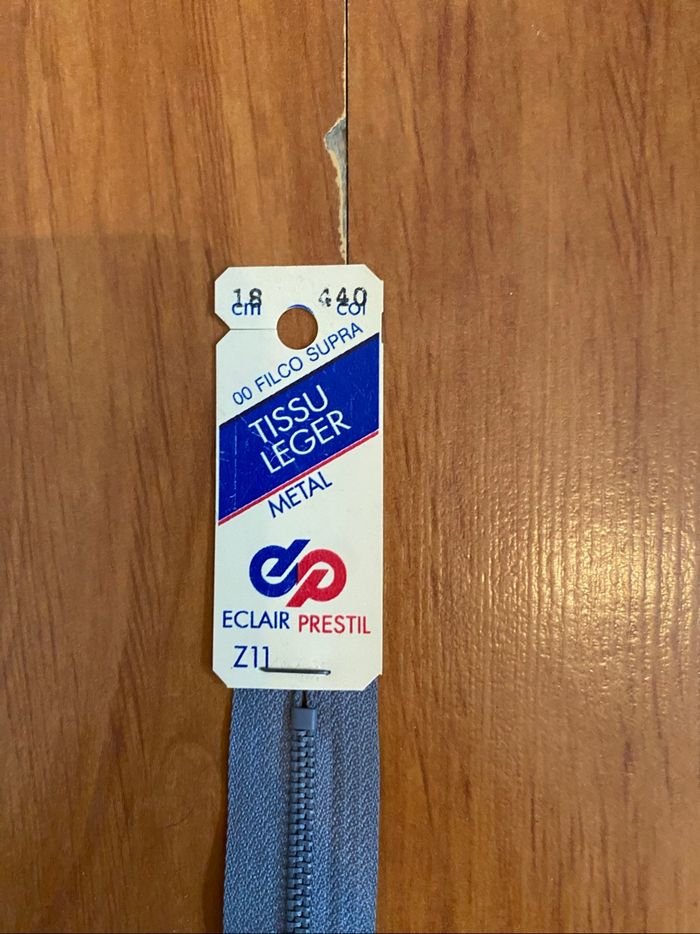 Fermeture éclaire pour tissus léger bleu métal 18 cm - photo numéro 2