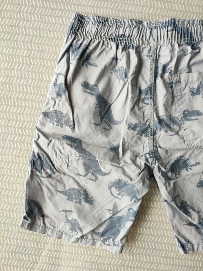 Short garçon motif dinosaures – Taille 9 ans
Marque : Kiabi - photo numéro 7