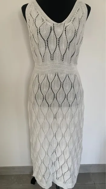 Jolie robe blanche taille L neuve