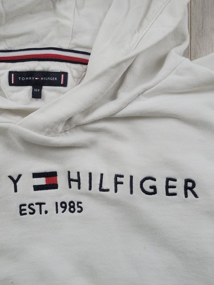 Sweat à capuche Tommy Hilfiger blanc – Taille M – Logo 1985 - photo numéro 2