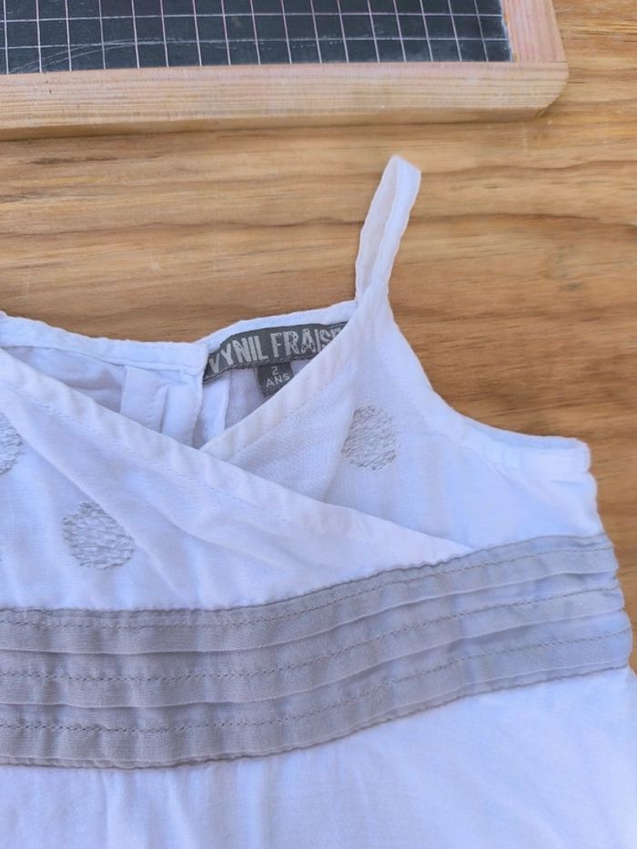 Belle robe taille 3 ans en bon état - photo numéro 2