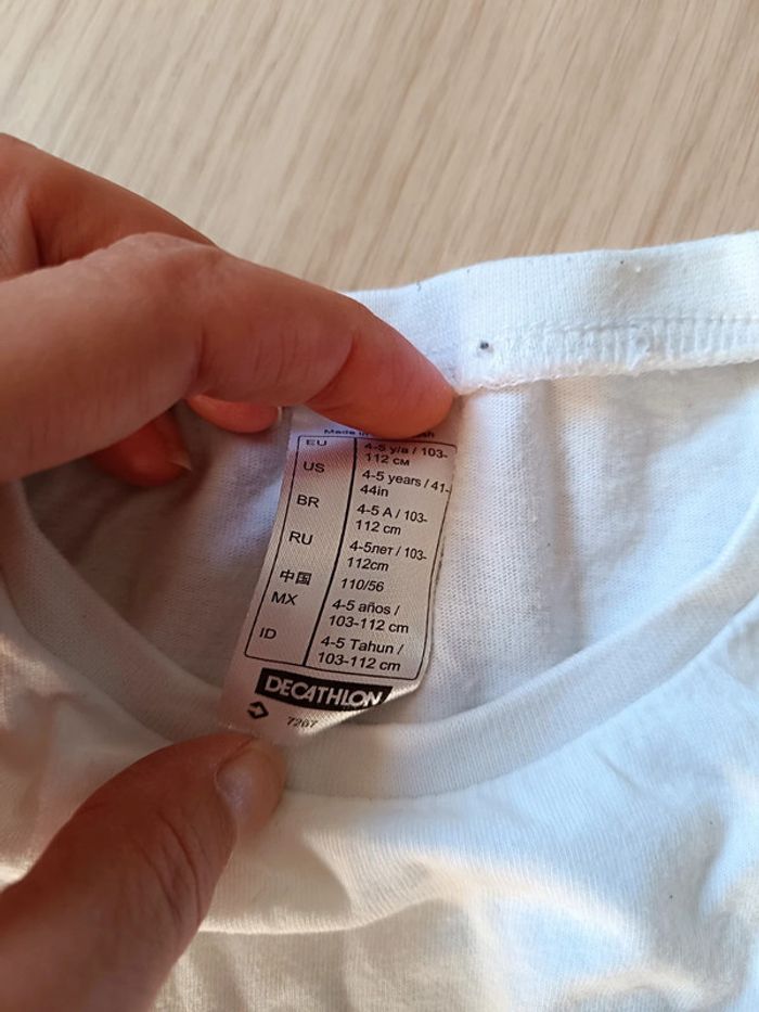 Lot maillots de corps et hauts de pyjamas 4 ans - photo numéro 3