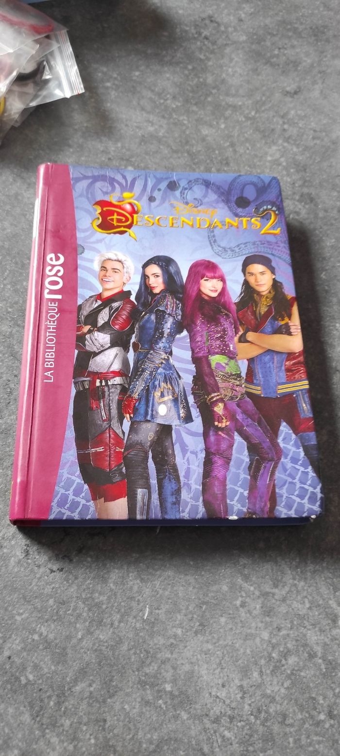 10+ bibliothèque rose Descendants 2 : le roman du film