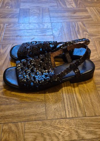 Sandales cuir tressées T.39