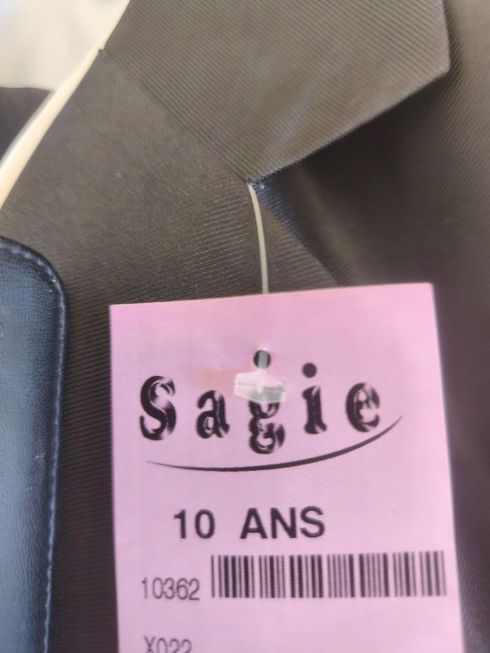 Costume neuf - photo numéro 5