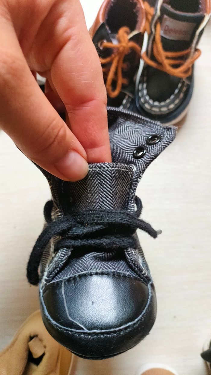 Lot de  trois paires chaussures bébé - photo numéro 3