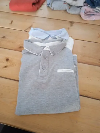 lot deux t shirt manches longues okaidi 8ans