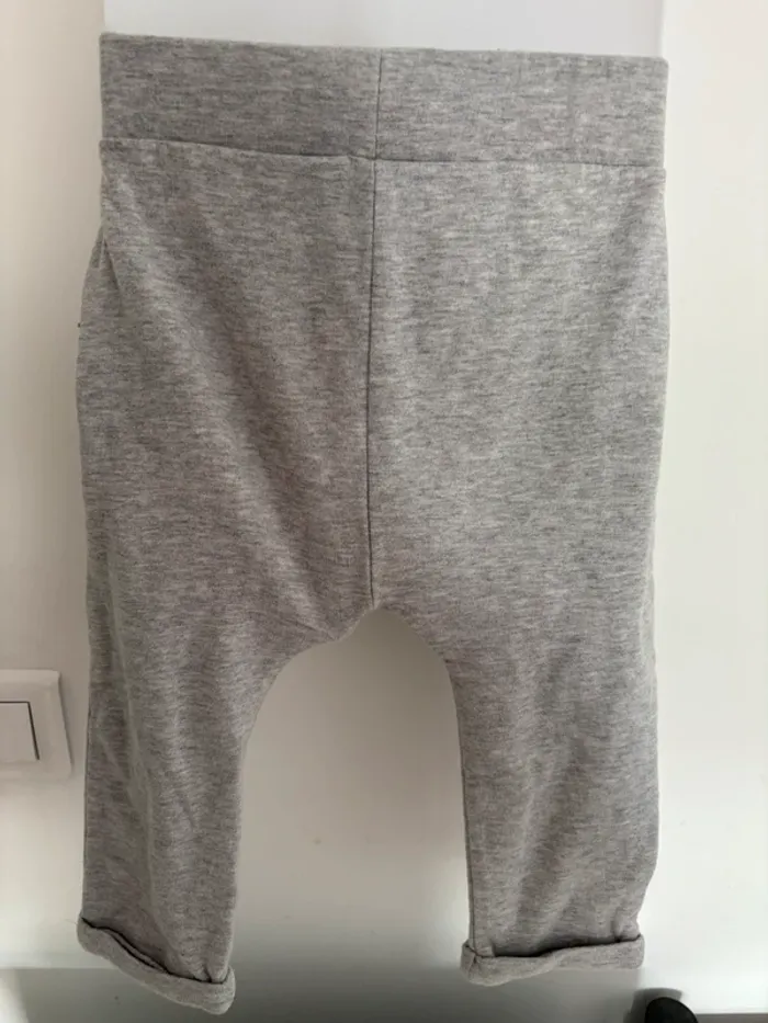 Pantalon Sarouel Gris Kiabi - Taille 24 mois - photo numéro 3