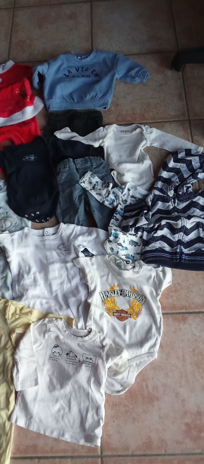 Lot de 20 à garçon 6 mois    68cm - photo numéro 5