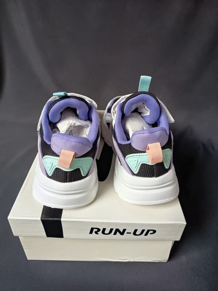 Baskets run up pointure 33 - photo numéro 6