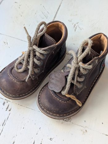 Chaussures montantes en cuir marron Kickers – Taille 25