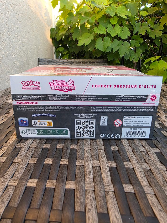 Pokémon: Coffret Dresseur d’élite Écarlate et Violet – Flamme Blanche – Reshiram - photo numéro 6