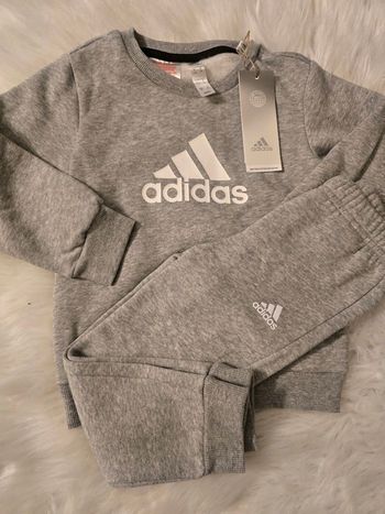NEUF (non porté) 🏷🤩😍💙superbe jogging ADIDAS  molleton 3 ans unisex 🤩😍💙