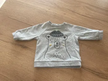 Sweat marque Carrément Beau taille 6 mois